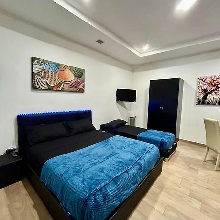 Golden House Apartment เนเปิลส์ ภายนอก รูปภาพ