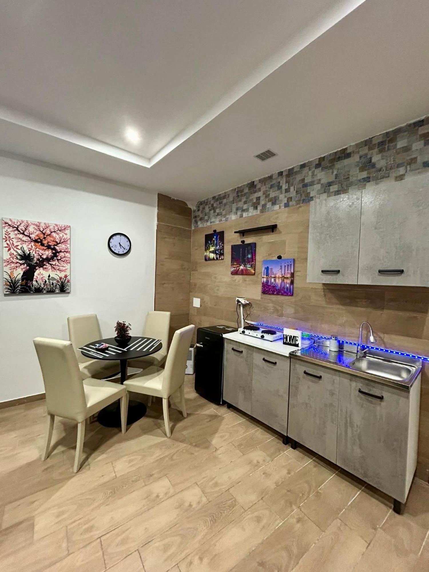 Golden House Apartment เนเปิลส์ ภายนอก รูปภาพ